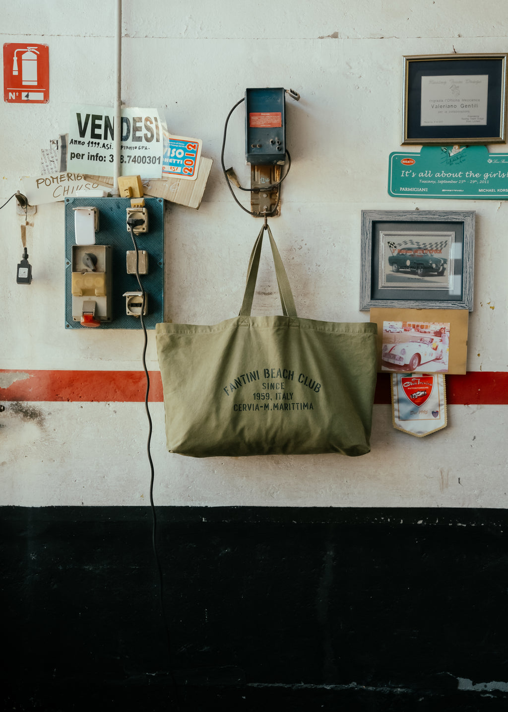 Vintage Logo Large Tote Bag