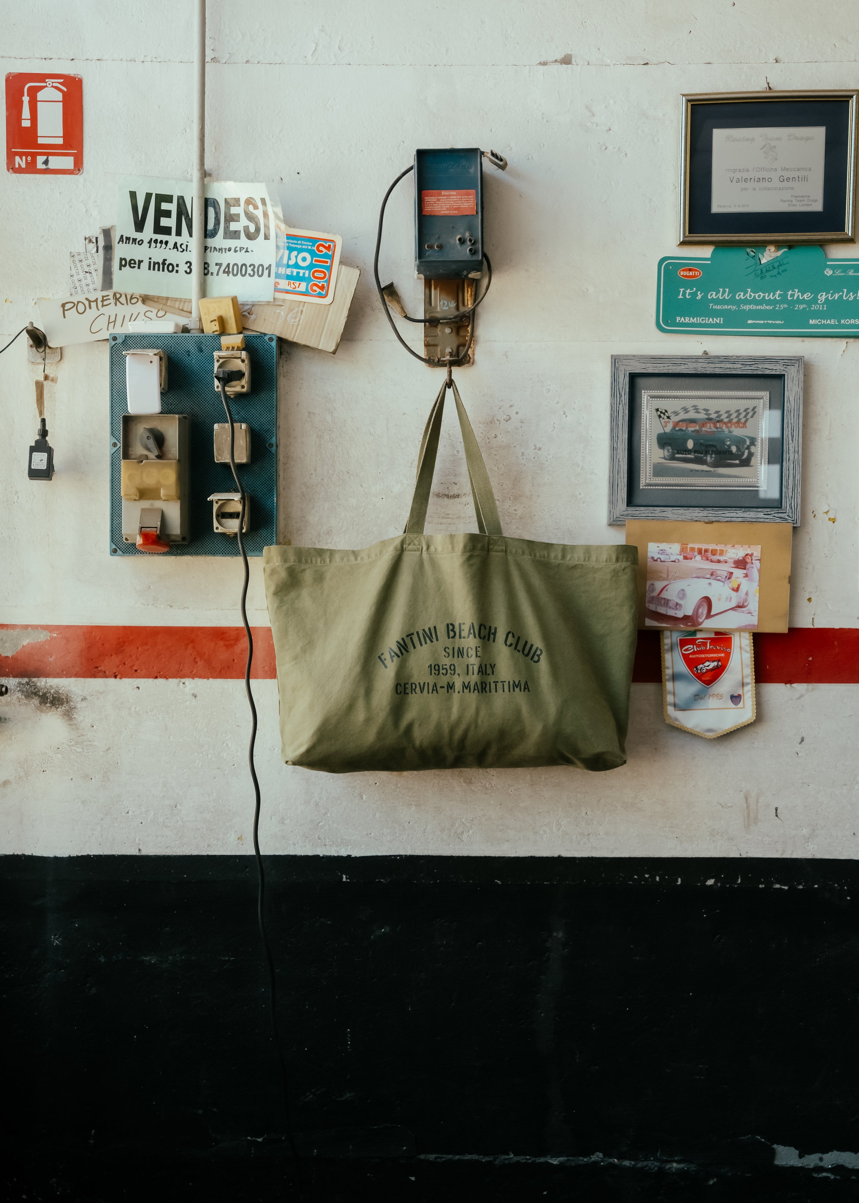 Vintage Logo Large Tote Bag
